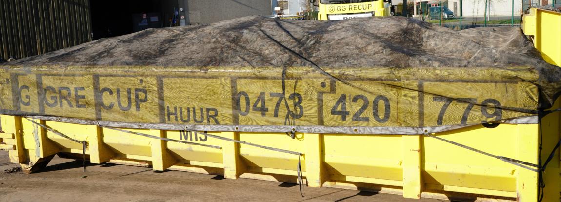 kalkcontainer met afdekzeil in lengte