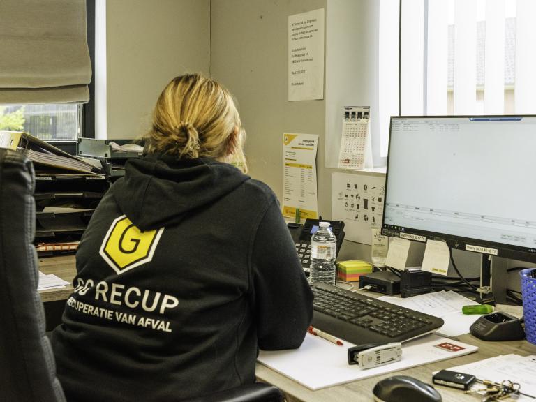 werknemer in kantoor