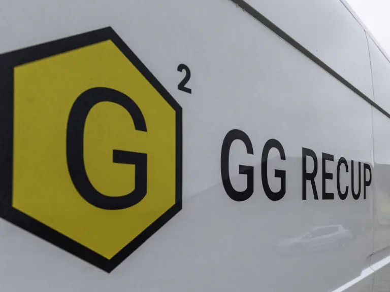 bestelwagen met GG Recup logo